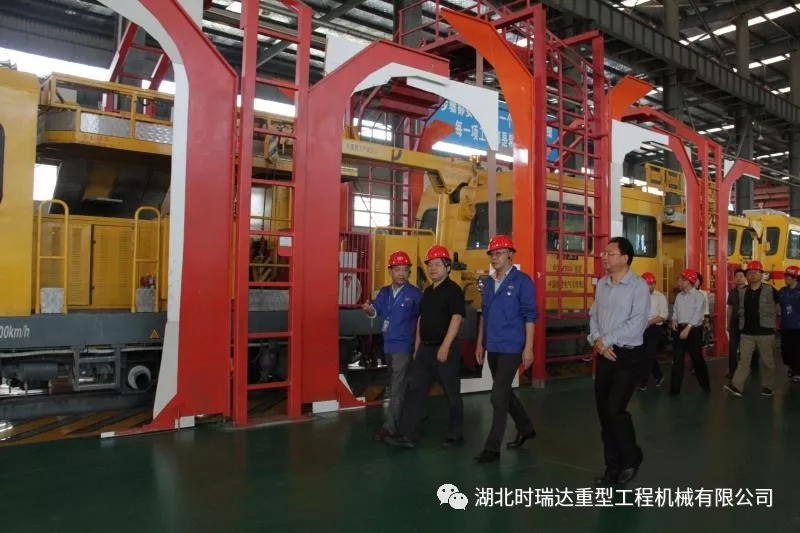 湖北省第三巡视组莅临半岛(中国)重工参观考察