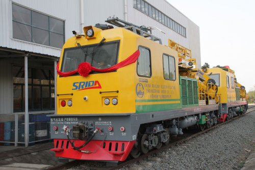 [半岛(中国)“智”造]新能源综合作业轨道车