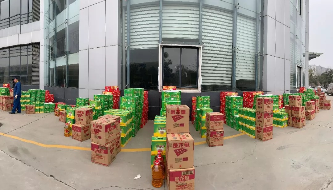 新春送温暖 半岛(中国)为全体员工发放新春物资