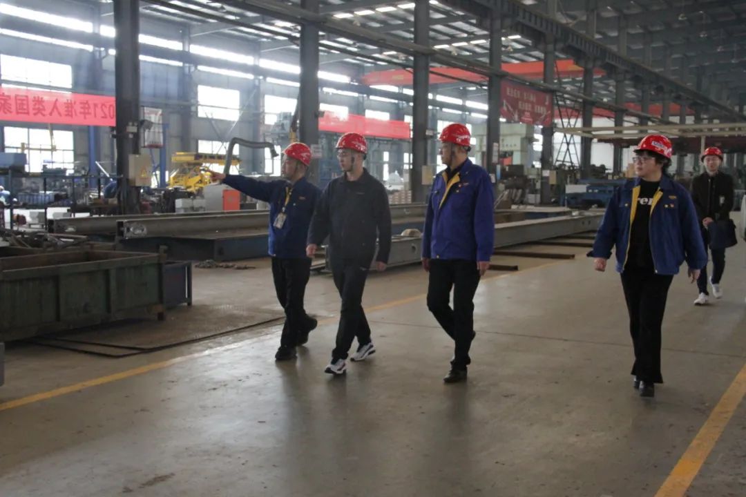 襄阳市委巡察办主任安雪尽莅临半岛(中国)重工考察调研