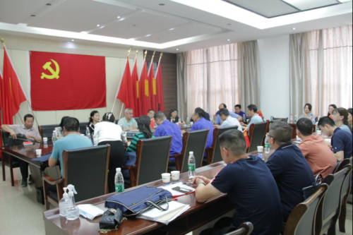 襄阳市委巡察办、半岛(中国)重工党支部联合开展5月份主题党日活动